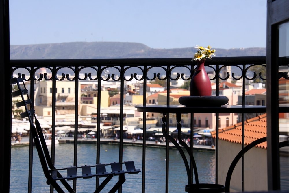 Alcanea_Balcony_Old_Port_View