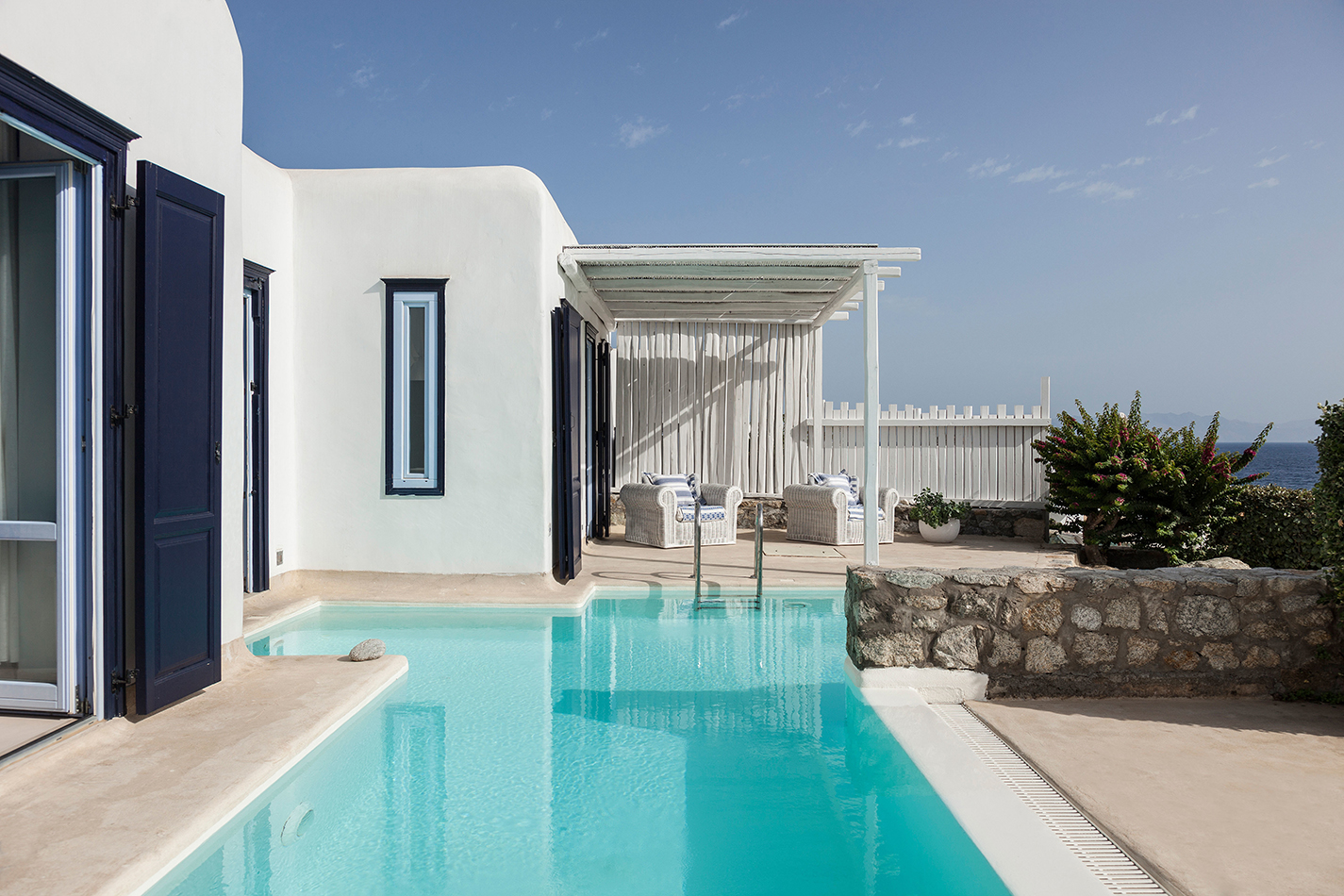 MykonosBlu_11_Endless-Blu-Villa-with-Private-Pool,-Private-infinity-pool-and-Shaded-terrace-with-outdoor-dining-area